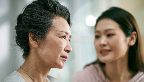 經濟比兒女寬裕就該出手相助？心理師：3大準則，不帶愧疚地拒絕成年子女
