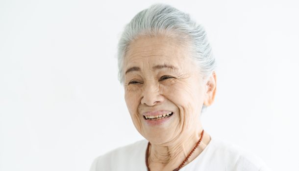 99歲在職護理師—用謙遜換得自在，燃燒生命能量成為年輕人的後盾