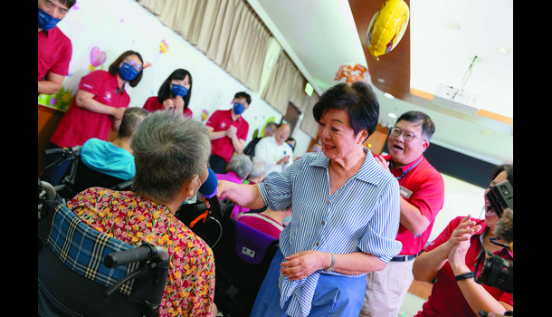 台積電慈善基金會董事長張淑芬親力親為，影響許多台積電員工投身公益活動。