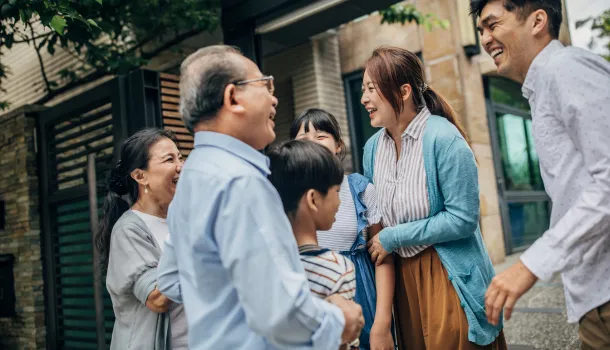 竹君專欄》視部屬如家人，50年情誼不變的老長官—王道銀行駱錦明的待人之道