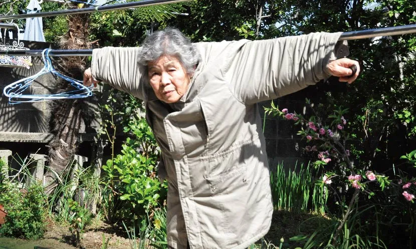 愛自拍搞怪的97歲日本攝影奶奶，如何把獨居生活過得暢快無憾?
