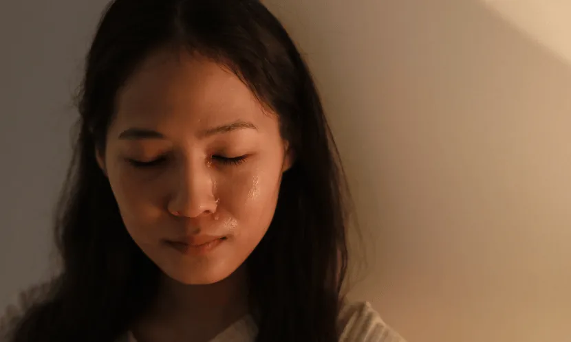 哭比笑更紓壓！日本流行的淚活是什麼？用淚水治癒情緒，重拾快樂與生活韌性
