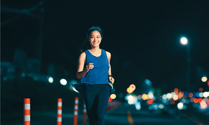 別害怕晚上運動！睡得更好、老得更慢