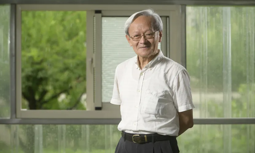 嘉義新港出生的陳錦煌自台大醫學系畢業後不久，便一直在家鄉服務當地居民及老弱族群，至今已超過40年。