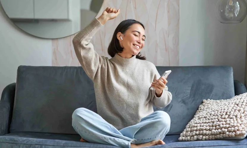 認不出女兒，卻記得那首老歌！研究發現：常聽音樂的人，失智風險低39%