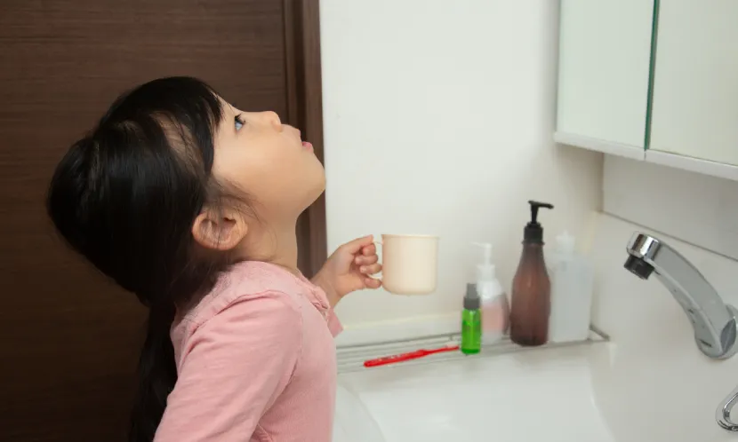 若想發揮氟化物的最大效益，刷牙後建議儘量少漱口，甚至可以不漱口。 圖片來源 / Shutterstock