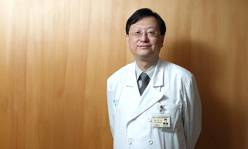 台灣醫界龍頭台大醫院院長吳明賢卸任，由被部屬稱為「余老大」的余忠仁扛起重責。個性溫和的他，曾批評加護病房被醫院視為「領帶夾」，他要如何推動整個醫療系統的改變？