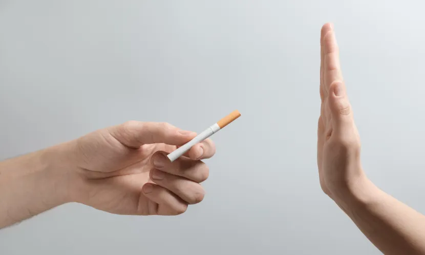 立刻戒菸，是延緩腎臟惡化最關鍵的一步。圖片來源 / Shutterstock