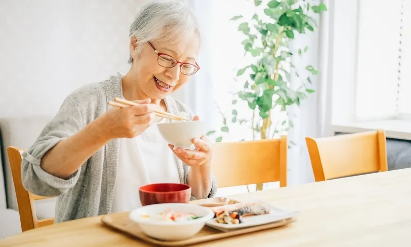 吃飯不只是維持生命，更像是一個確認「我仍然在生活裡」的時刻。圖片來源 / Shutterstock
