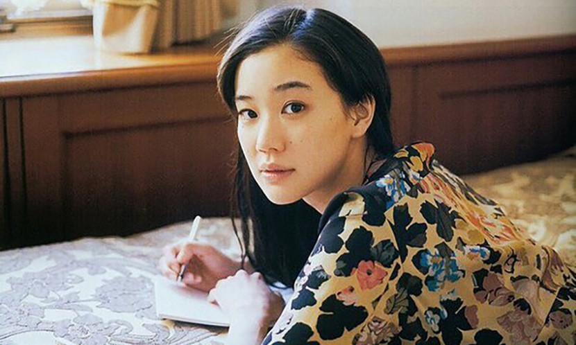 日本女星蒼井優連上高山也帶著書：閱讀是人生不同時期的縮影