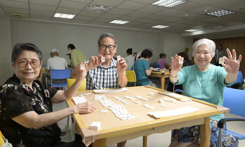 長輩界最紅桌遊「拉密」1人也能玩！醫：有助延緩認知退化