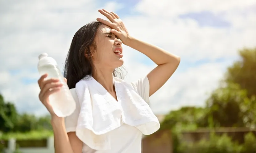 氣溫超過35℃，熱傷害風險大幅升高。圖片來源 / Shutterstock