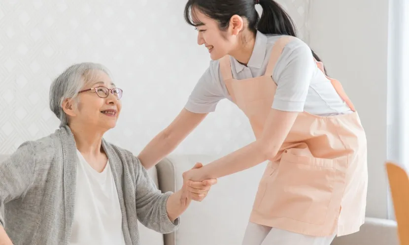 讓長輩多躺著比較安全？其實正在加速「臥床」！關鍵不在休息，而是每天的「移位」