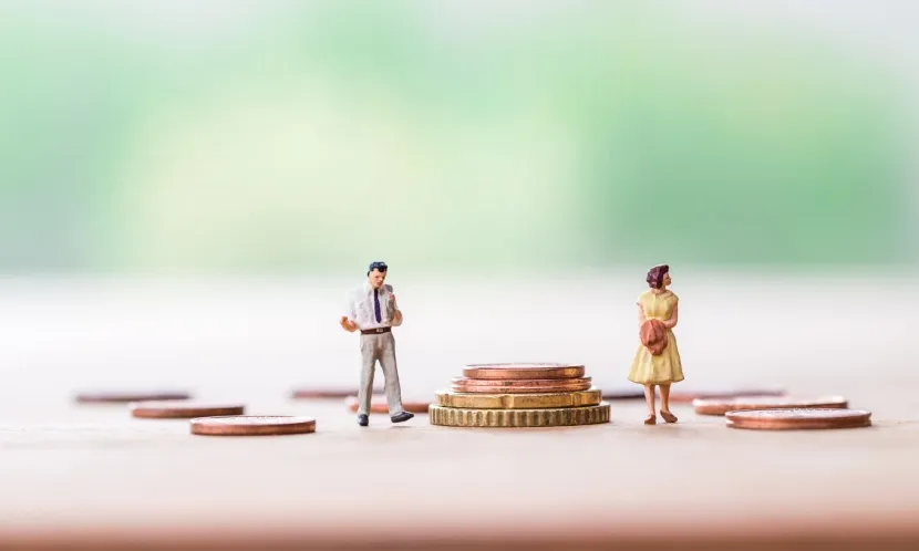 離婚後第1步應檢視所有保單,若發現自己是被保險人、但要保人是前夫,應協議將要保人移轉至自己名下,拿回主導權。圖片來源 / Shutterstock