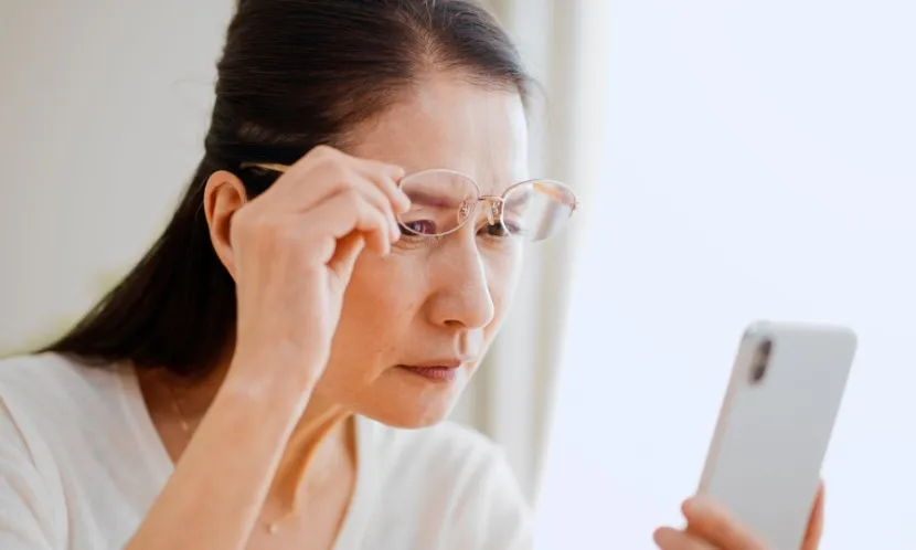 40歲開始老花？中醫警告：眼睛疲勞是「肝勞」，5招救回你的視力