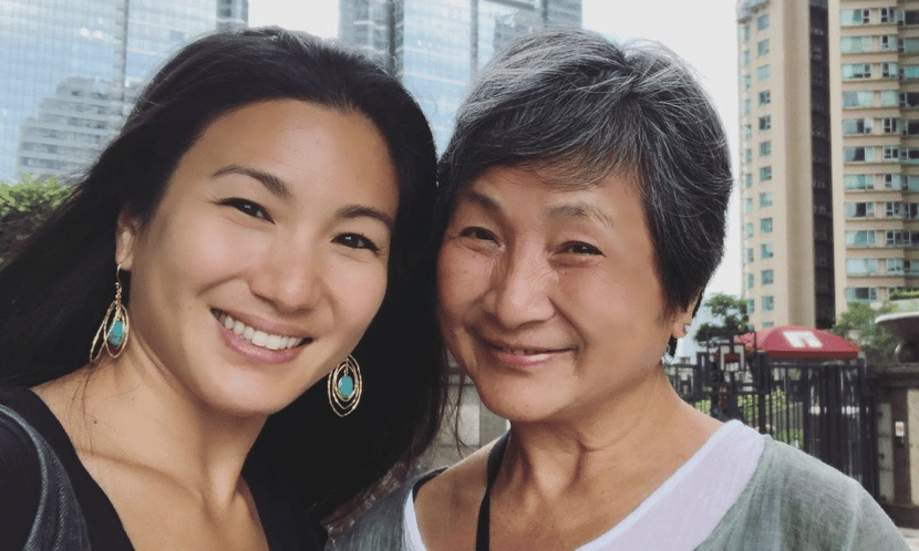 鄭佩佩與女兒原子鏸