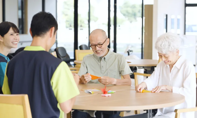 將近8成的失智共照個案,沒有進入失智據點或團體家屋接受相關服務。 圖片來源 / Shutterstock(示意圖)