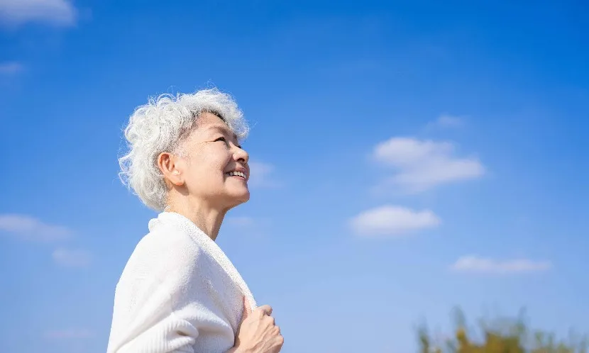 人生下半場從白髮開始!日本作家分享60歲後的自在生活3建議