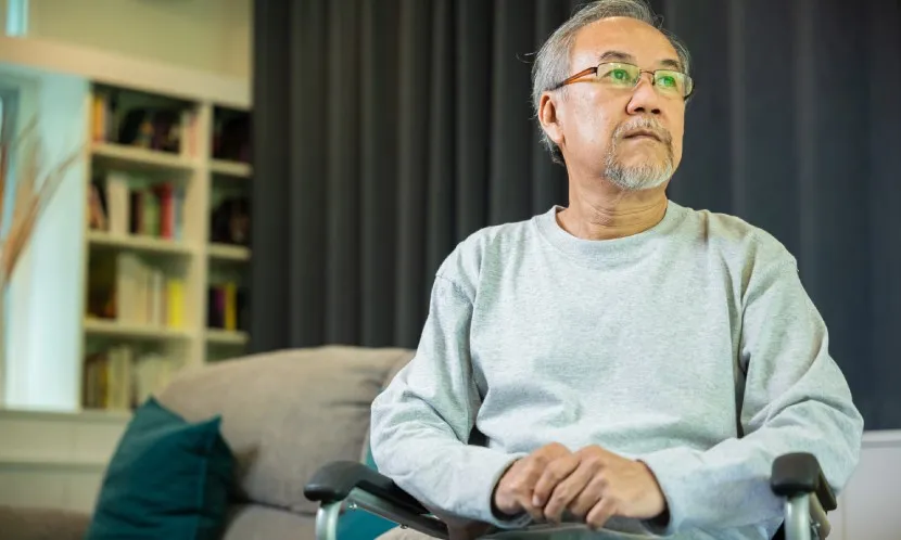 有錢、有成就，老後反而不快樂？成大追蹤獨居長者10年：人生勝利組70歲後面臨失落感考驗