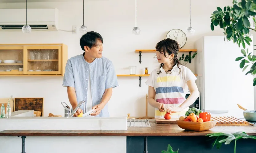 歐盟委員會在2025年的報告指出,女性每年平均比男性多承擔相當於8個完整工作週的無酬家務勞動。圖片來源 / Shutterstock