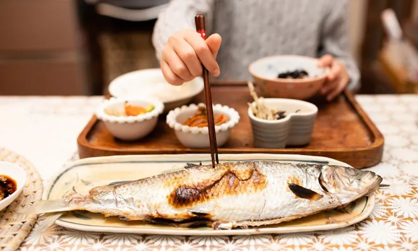 部分海鮮含有天然毒素，其耐熱的特性，即使「煮熟」也無法完全去除。哪些魚要特別注意？食用後，出現哪些症狀該立刻就醫？