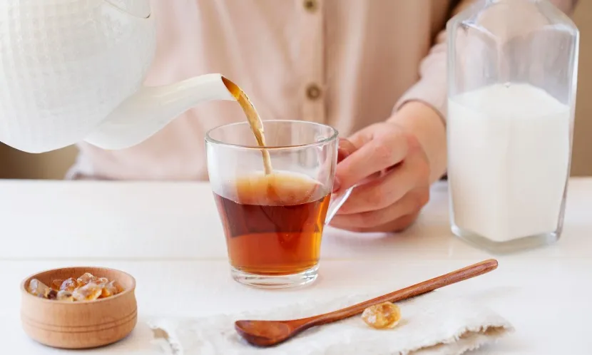 喝茶除了抗氧化、養顏美容外，又多了一個好處。最新研究發現，泡茶能去除水中的重金屬，但該怎麼泡才對？哪種茶最有效？