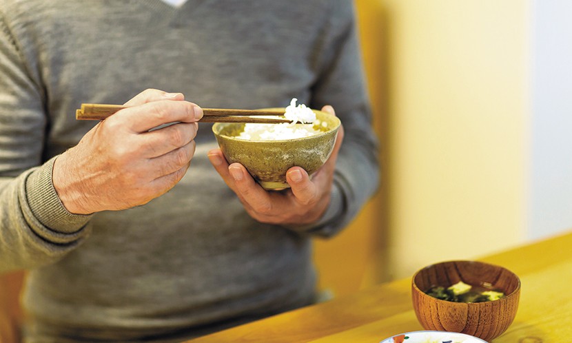 日常生 活有看護,長輩就不需要動手?