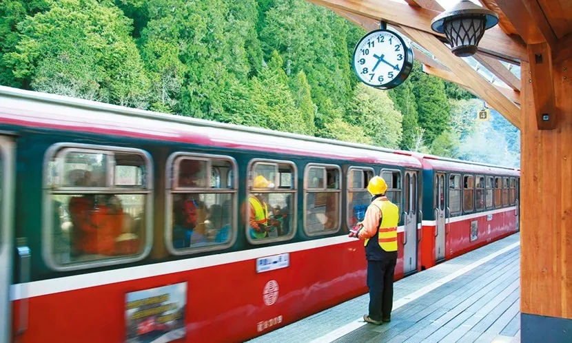 坐上觀光列車,省力卻不將就的慢旅行