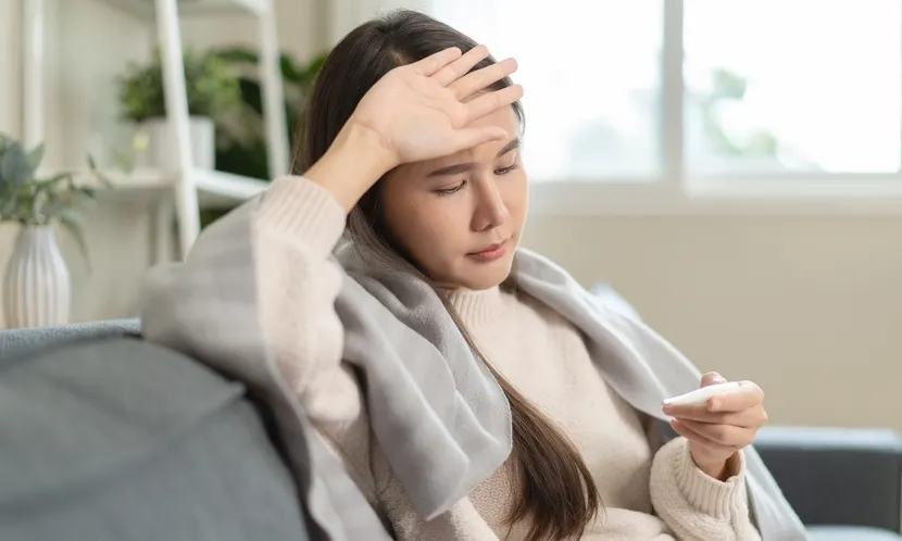 感染登革熱常見4~7天發病,但症狀嚴重度可能會依個人體質、過往暴露等因素而有所不同。圖片來源 / Shutterstock