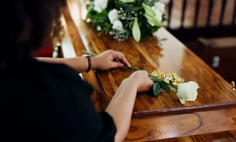 放棄繼承可以同時放棄處理遺體嗎？我們死後可以自主嗎？