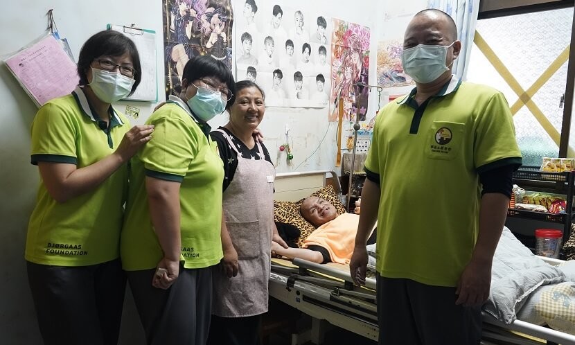 畢嘉士到宅沐浴團隊不辭千里，奔上海拔1,000公尺原鄉部落，為長年臥床者洗一個舒服愉悅的澡。