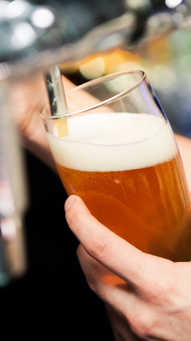 [手機]才喝幾杯沒關係？》狂飲風險別低估 貪杯前你可再想一想