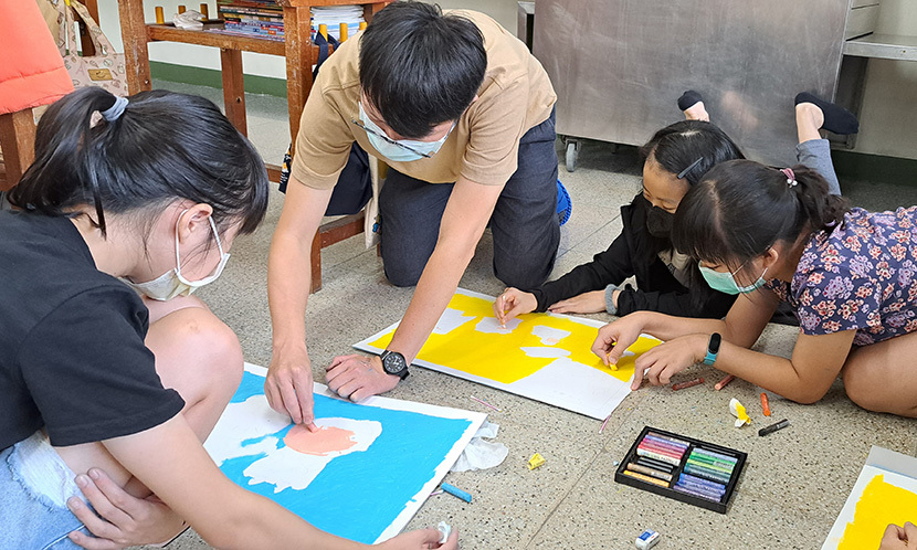 國小孩童透過共創製作失智友善繪本