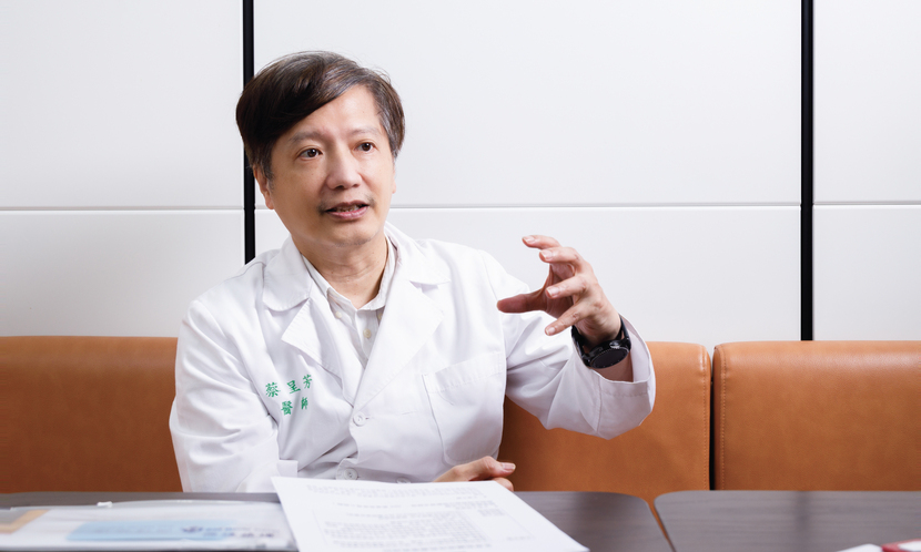 臺大醫院皮膚部主任蔡呈芳指出全身型膿疱性乾癬(GPP)與基因突變有關，故需進行鑑別診斷，以排除其他疾病。圖片來源／康健雜誌