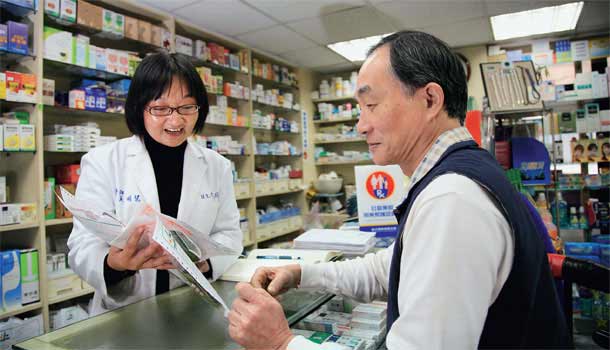 設立諮詢站,期許藥師主動走入社區