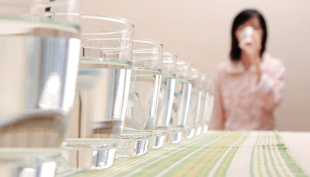 楊世敏:喝太多水,怪病跟著來 正確喝水3方法