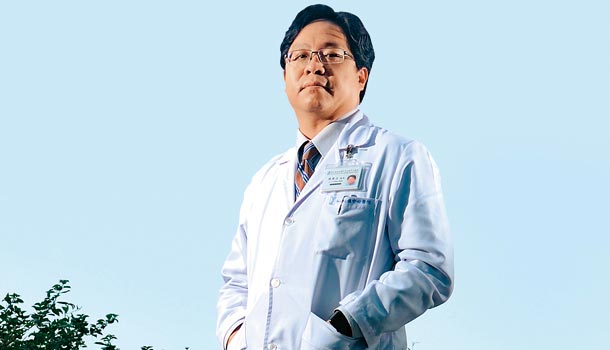 陳建志：其他醫院薪資單是兩面A４，我的只有兩行