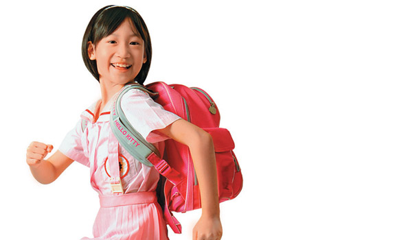 書包超重，孩子背痛！