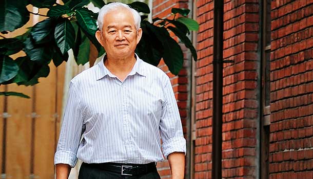周鍊:學會做人,就知道燈該亮就亮、不需要亮就不要亮