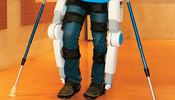 「新鋼鐵人」友善科技,脊髓損傷者再度站起來