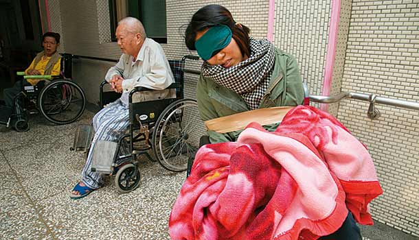 屈辱、無助的5小時 我覺得自己形同物品