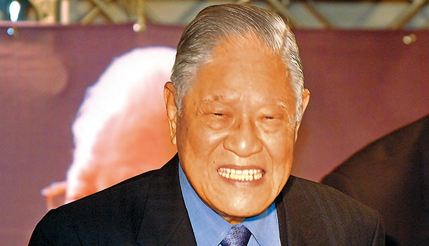 090 聽說李登輝前總統裝了10根心臟支架,最多可以裝幾根?塗藥支架有沒有比較好?