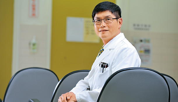 陳周斌：信任病人，名片上兩支手機號碼都給