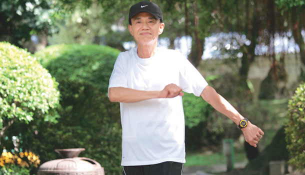健走30年，繞地球兩圈