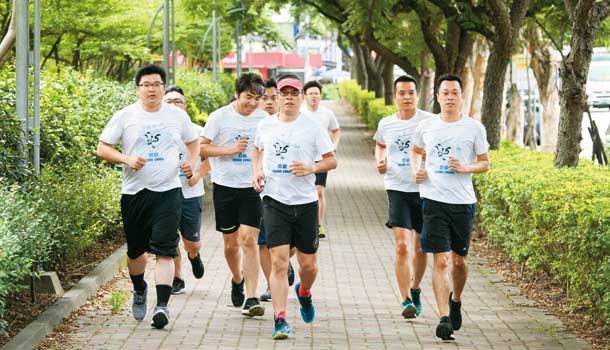 宏文不動產/不應酬、鼓勵跑馬拉松,做房仲也能很健康