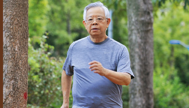 彭淮南:半世紀如一日的快走人生